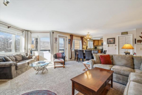 Beautiful decorated 2 Bed/Condo, sports center, pool, hot tub, great Killington Views - Highridge A6
